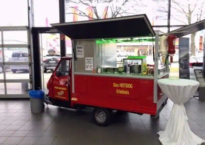 kleiner foodtruck indoor event autohaus rhein main